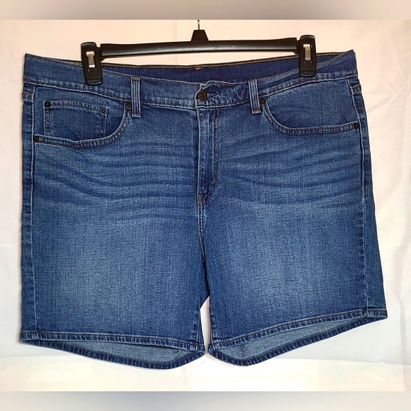 Levi's Women's Size 33 Blue Denim Jean Shorts Red Tab - Picture 1 of 4